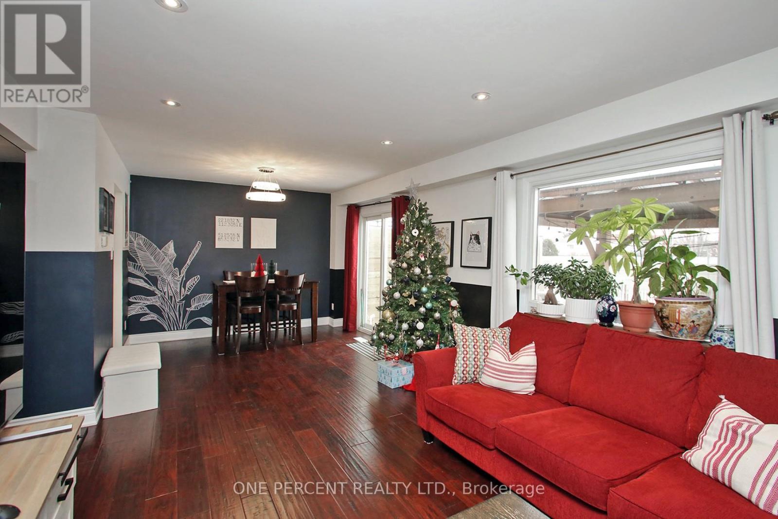 85 Ashford Court, Brampton, Ontario  L6V 3E2 - Photo 9 - W12615246