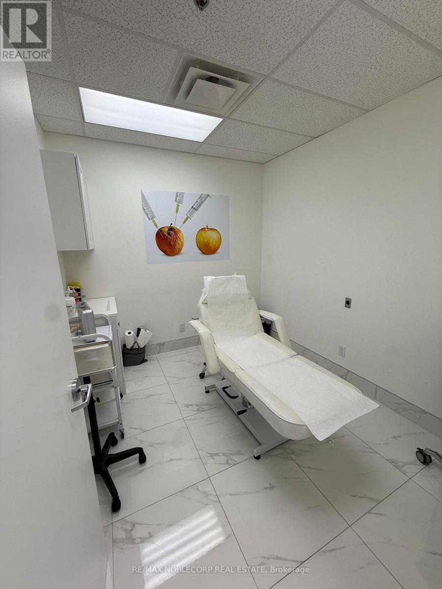 422 - 3075 Hospital Gate, Oakville, Ontario  L6M 1M1 - Photo 6 - W12615278