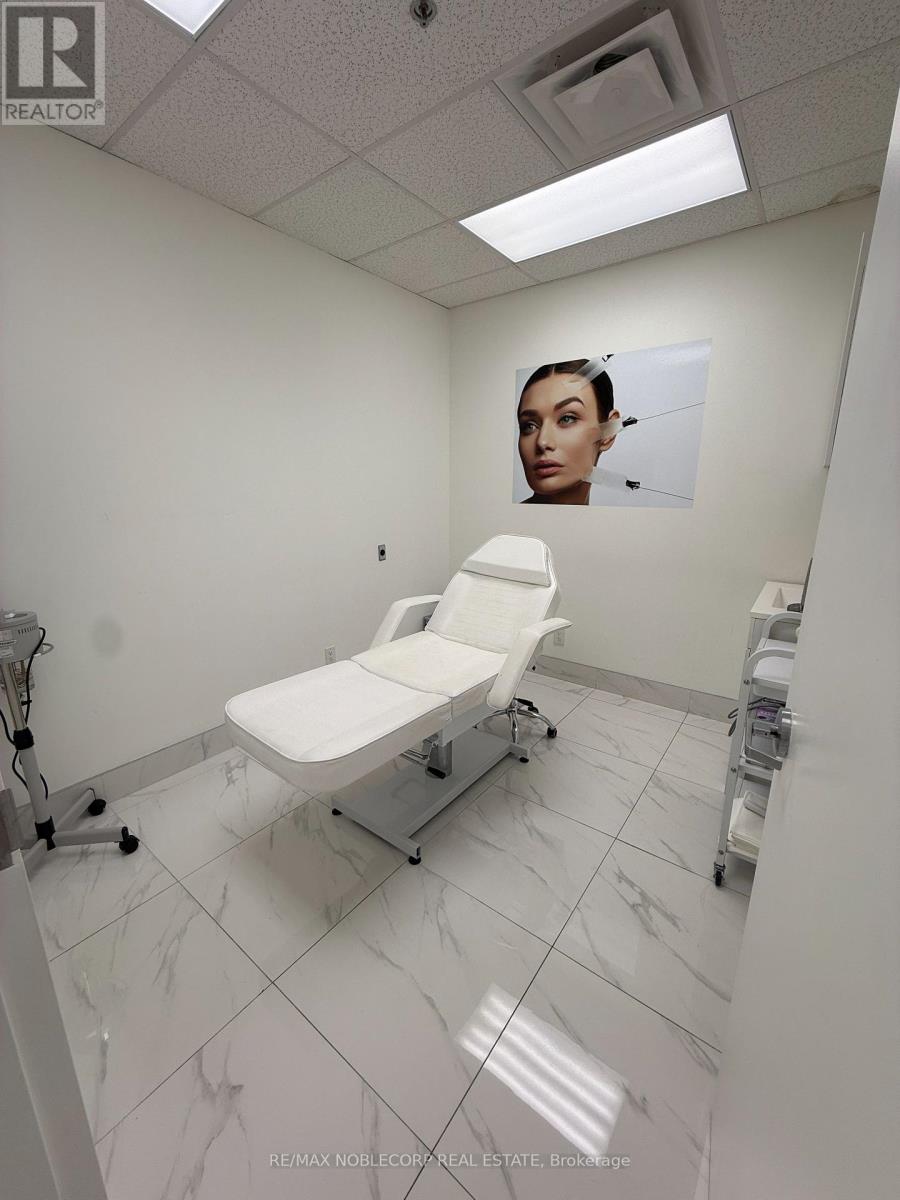 422 - 3075 Hospital Gate, Oakville, Ontario  L6M 1M1 - Photo 7 - W12615278