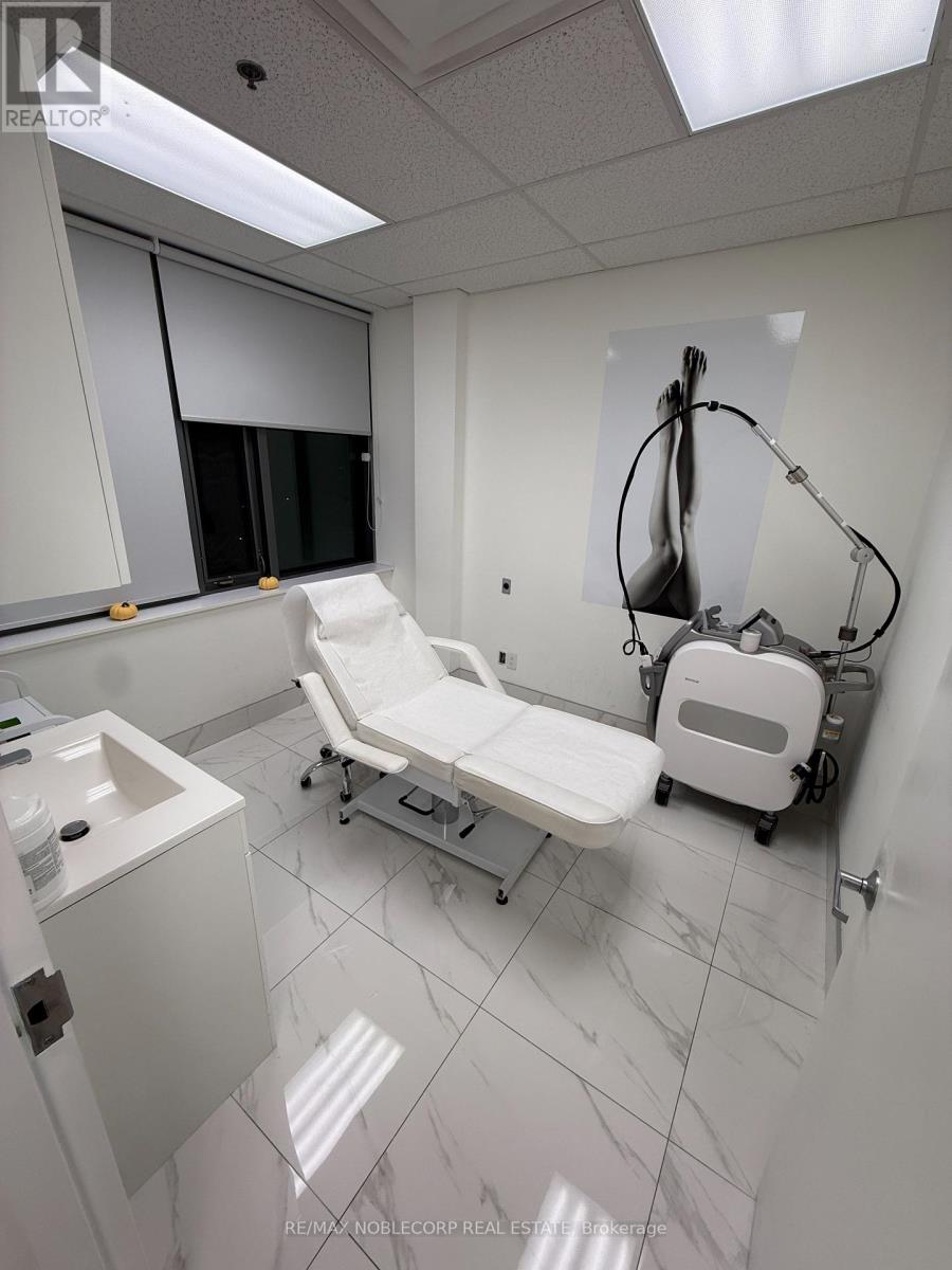 422 - 3075 Hospital Gate, Oakville, Ontario  L6M 1M1 - Photo 8 - W12615278