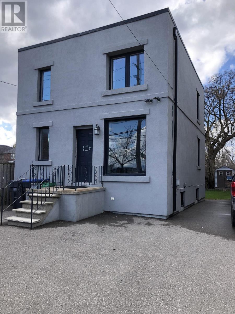 UPPER - 899 LAKESHORE ROAD E, Mississauga, Ontario