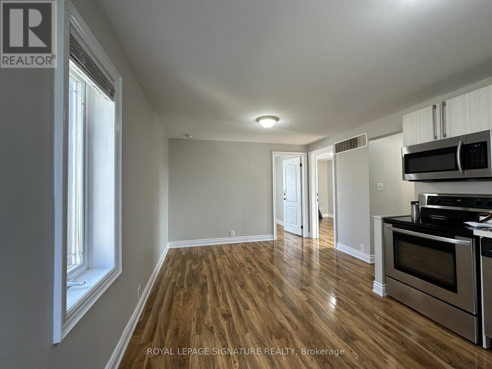 Upper - 899 Lakeshore Road E, Mississauga, Ontario  L5E 1E2 - Photo 4 - W12615298