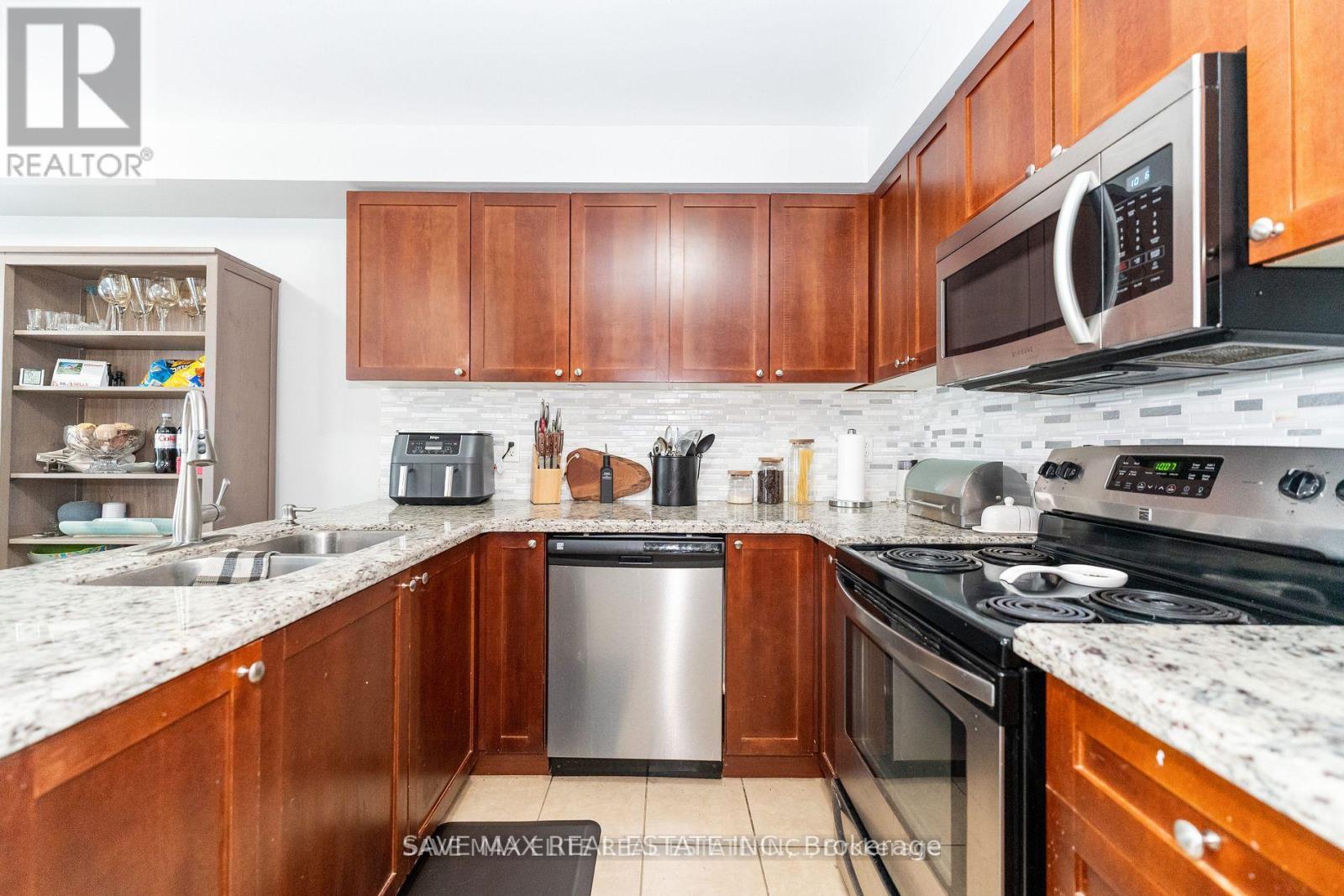 89 Seed House Lane, Halton Hills, Ontario  L7G 6K4 - Photo 8 - W12615302