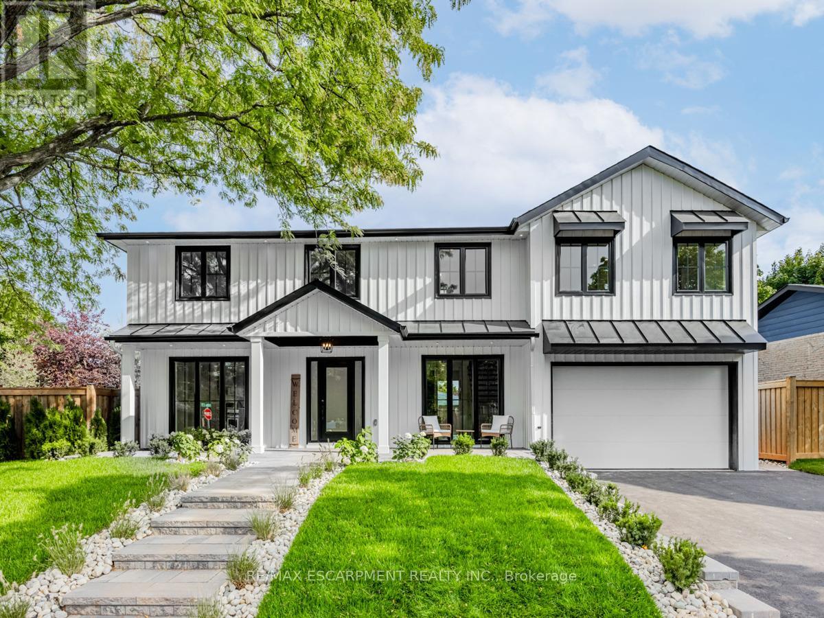2212 URWIN CRESCENT, Oakville, Ontario