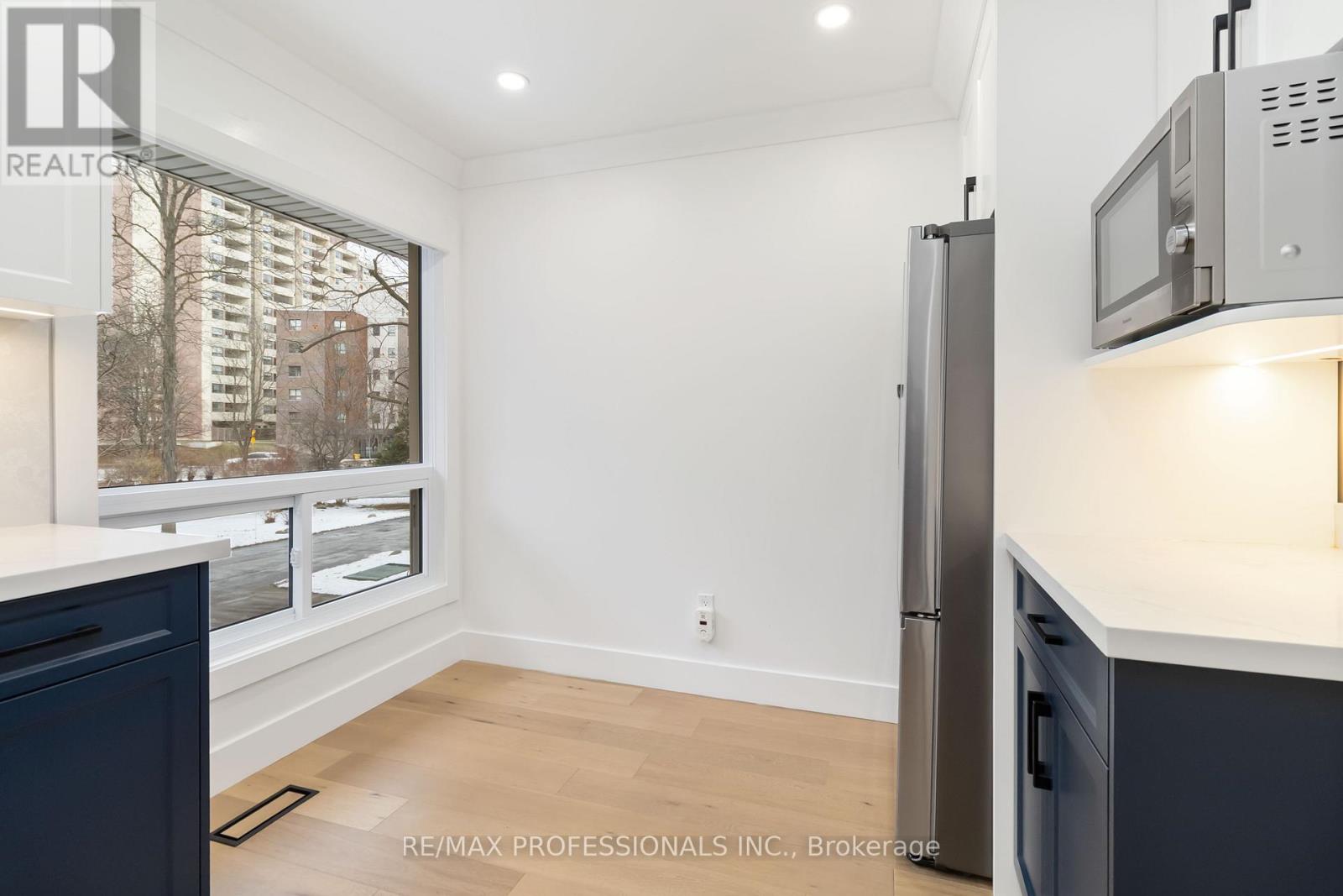 26 - 1250 Marlborough Court, Oakville, Ontario  L6H 2W7 - Photo 10 - W12615336