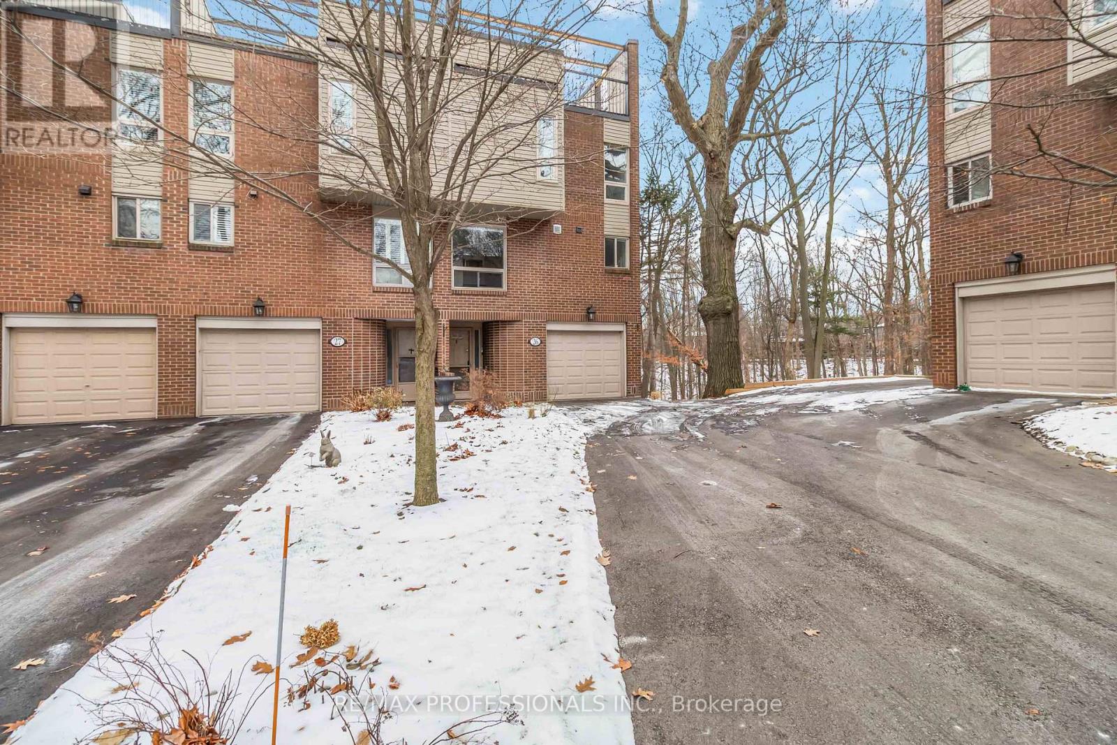 26 - 1250 Marlborough Court, Oakville, Ontario  L6H 2W7 - Photo 2 - W12615336