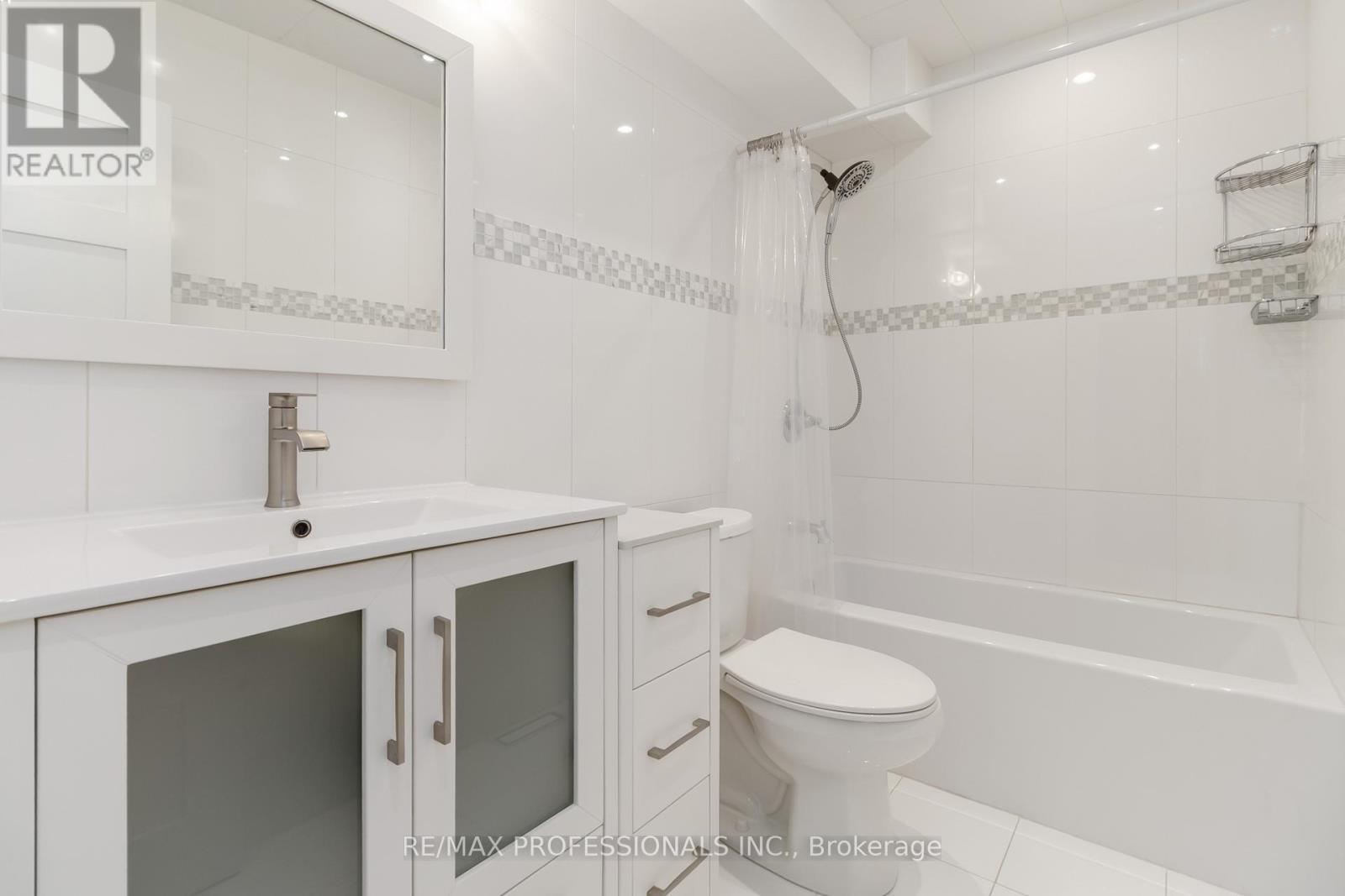 26 - 1250 Marlborough Court, Oakville, Ontario  L6H 2W7 - Photo 22 - W12615336