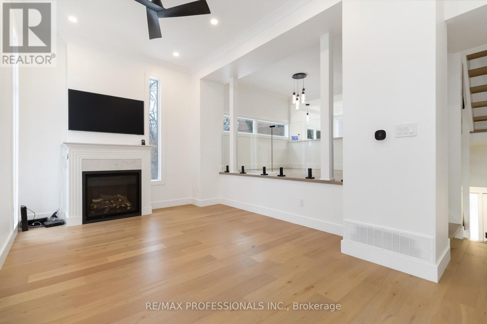 26 - 1250 Marlborough Court, Oakville, Ontario  L6H 2W7 - Photo 5 - W12615336