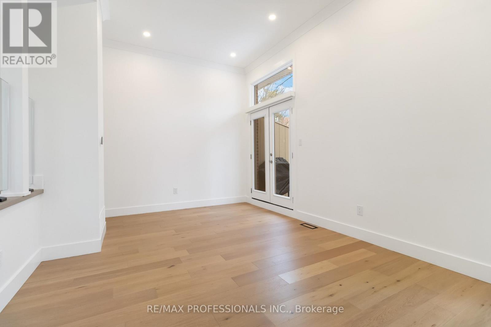 26 - 1250 Marlborough Court, Oakville, Ontario  L6H 2W7 - Photo 6 - W12615336