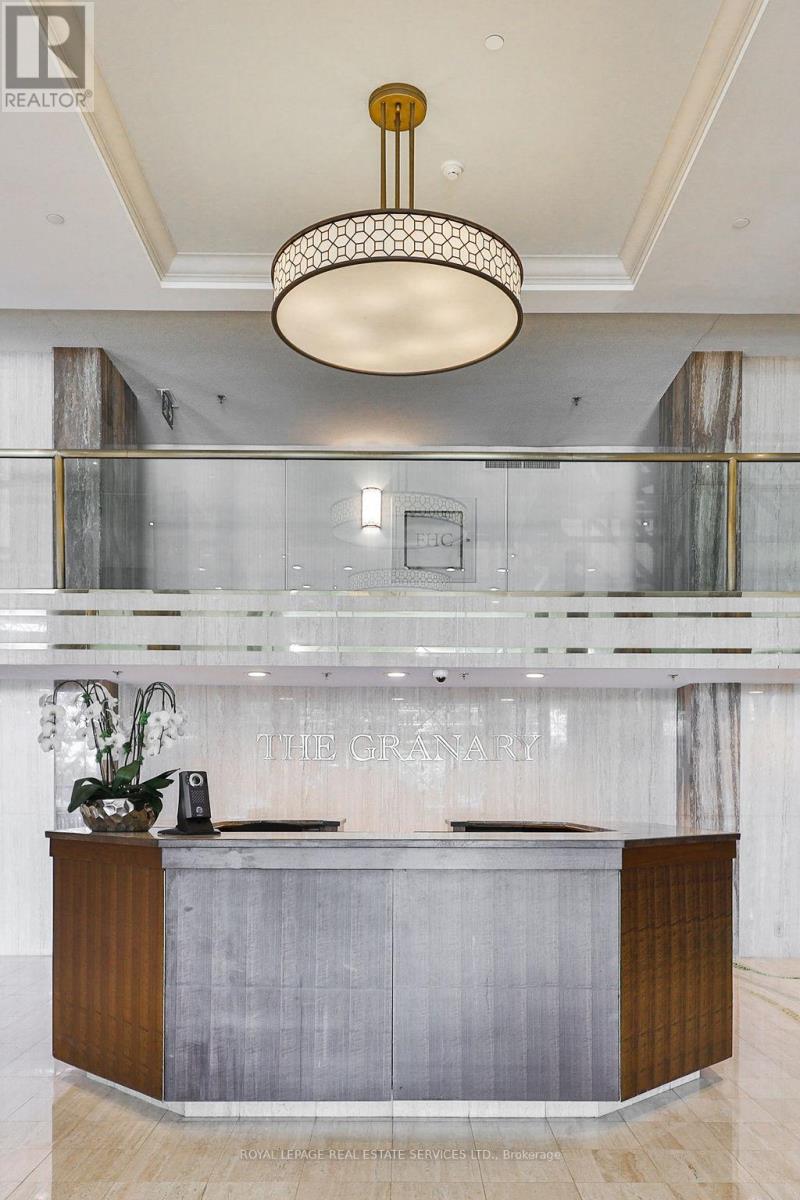 708 - 100 Lakeshore Road E, Oakville, Ontario  L6J 6M9 - Photo 5 - W12615368