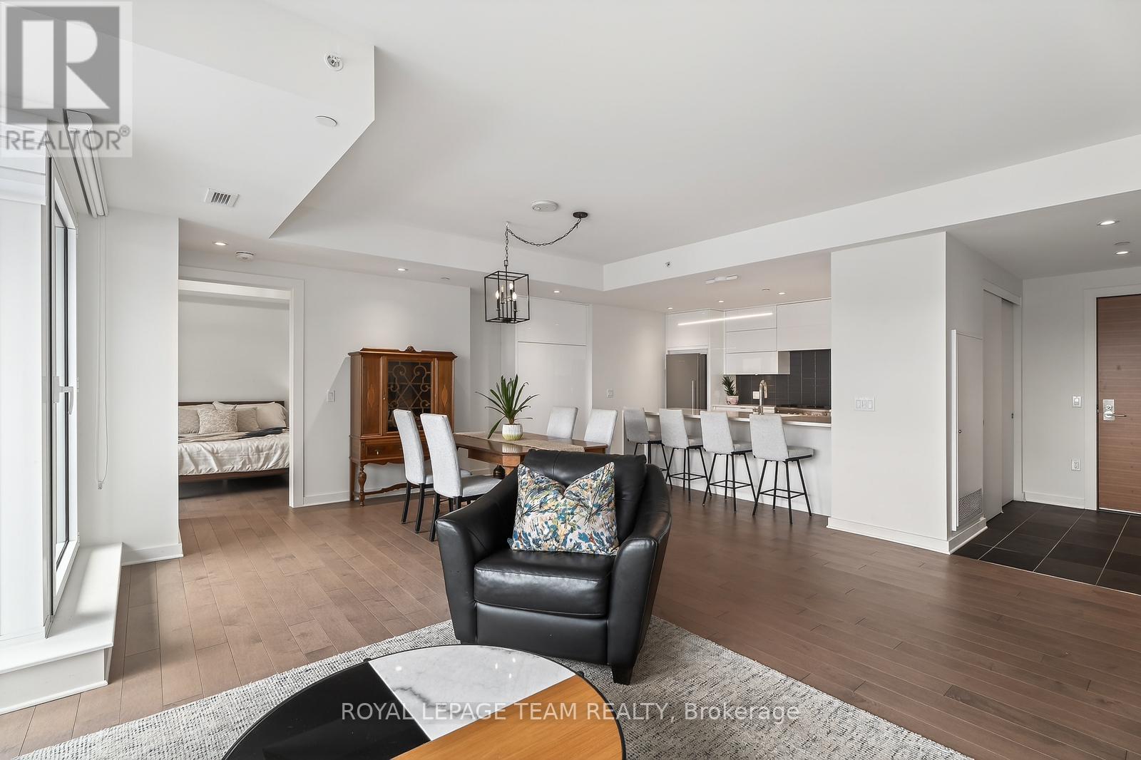 608 - 135 Barrette Street, Ottawa, Ontario K1L 7Z9 - Photo 10 - X12615432