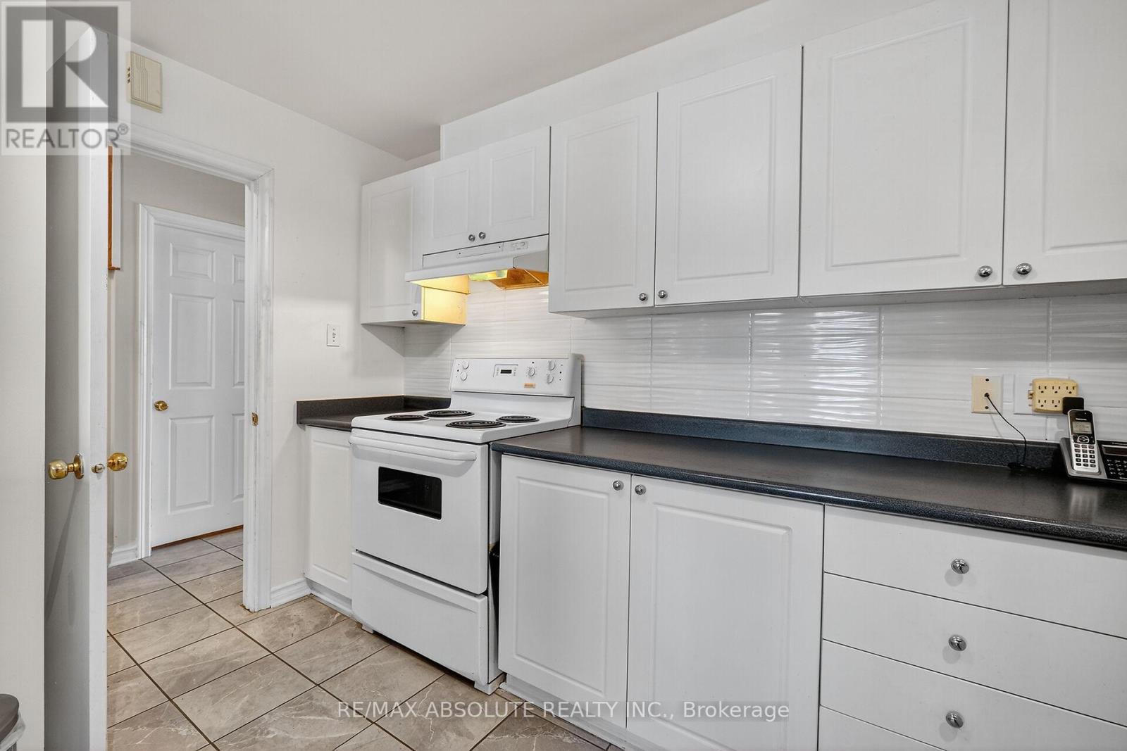 2628 Baseline Road, Ottawa, Ontario K2H 7B4 - Photo 12 - X12615500