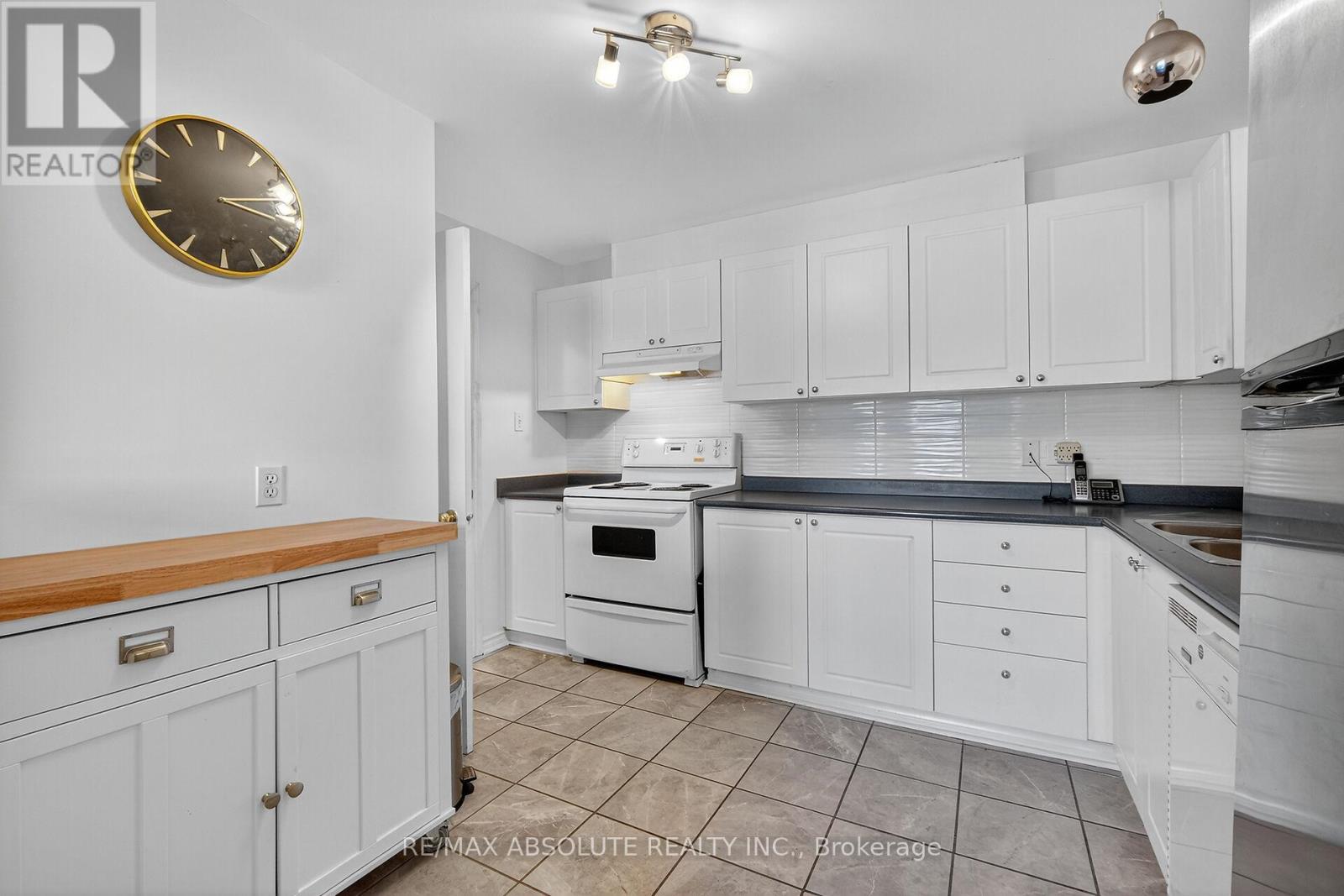 2628 Baseline Road, Ottawa, Ontario K2H 7B4 - Photo 9 - X12615500