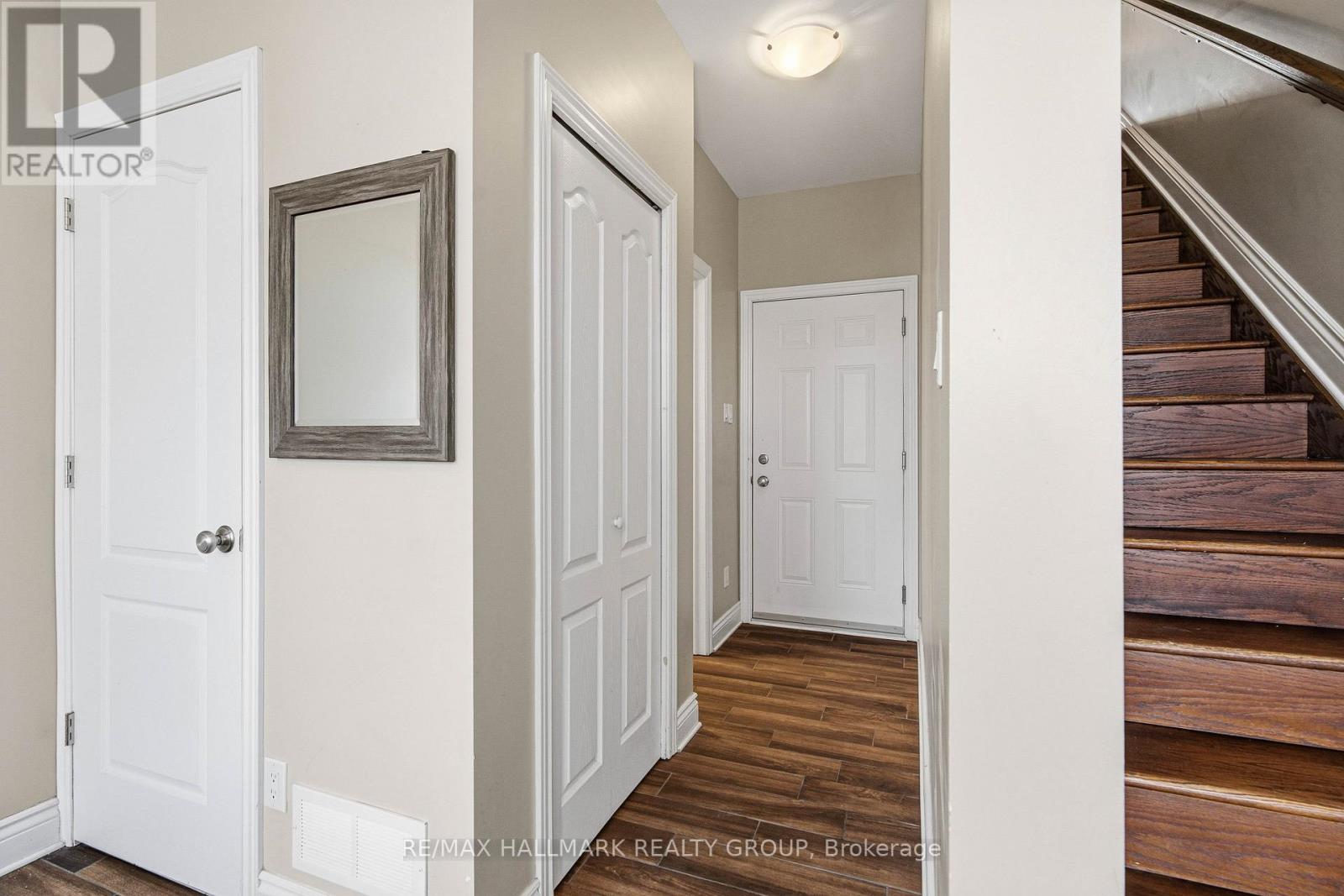 290 Cambridge Street N, Ottawa, Ontario  K1R 0B4 - Photo 4 - X12615560