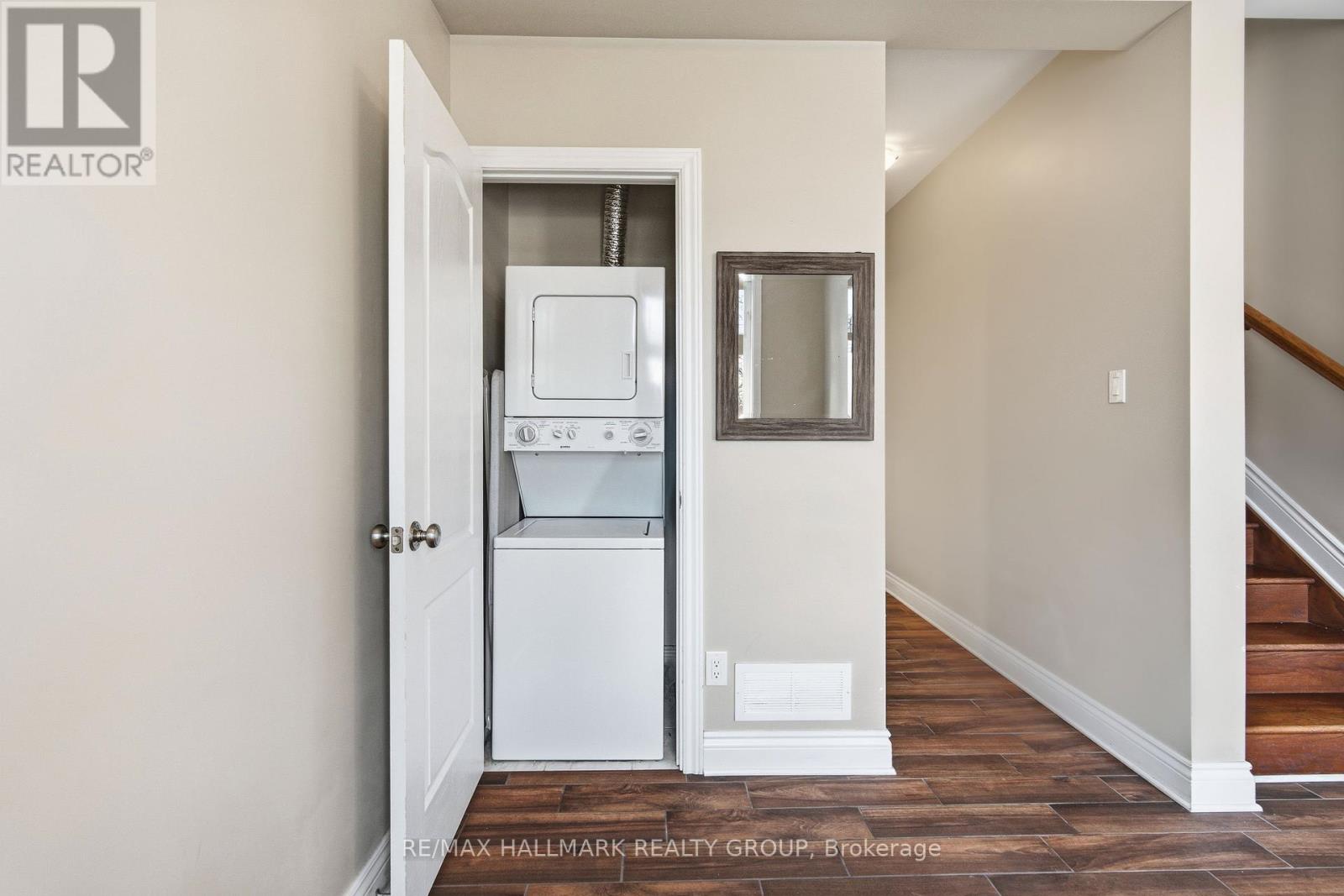 290 Cambridge Street N, Ottawa, Ontario  K1R 0B4 - Photo 5 - X12615560