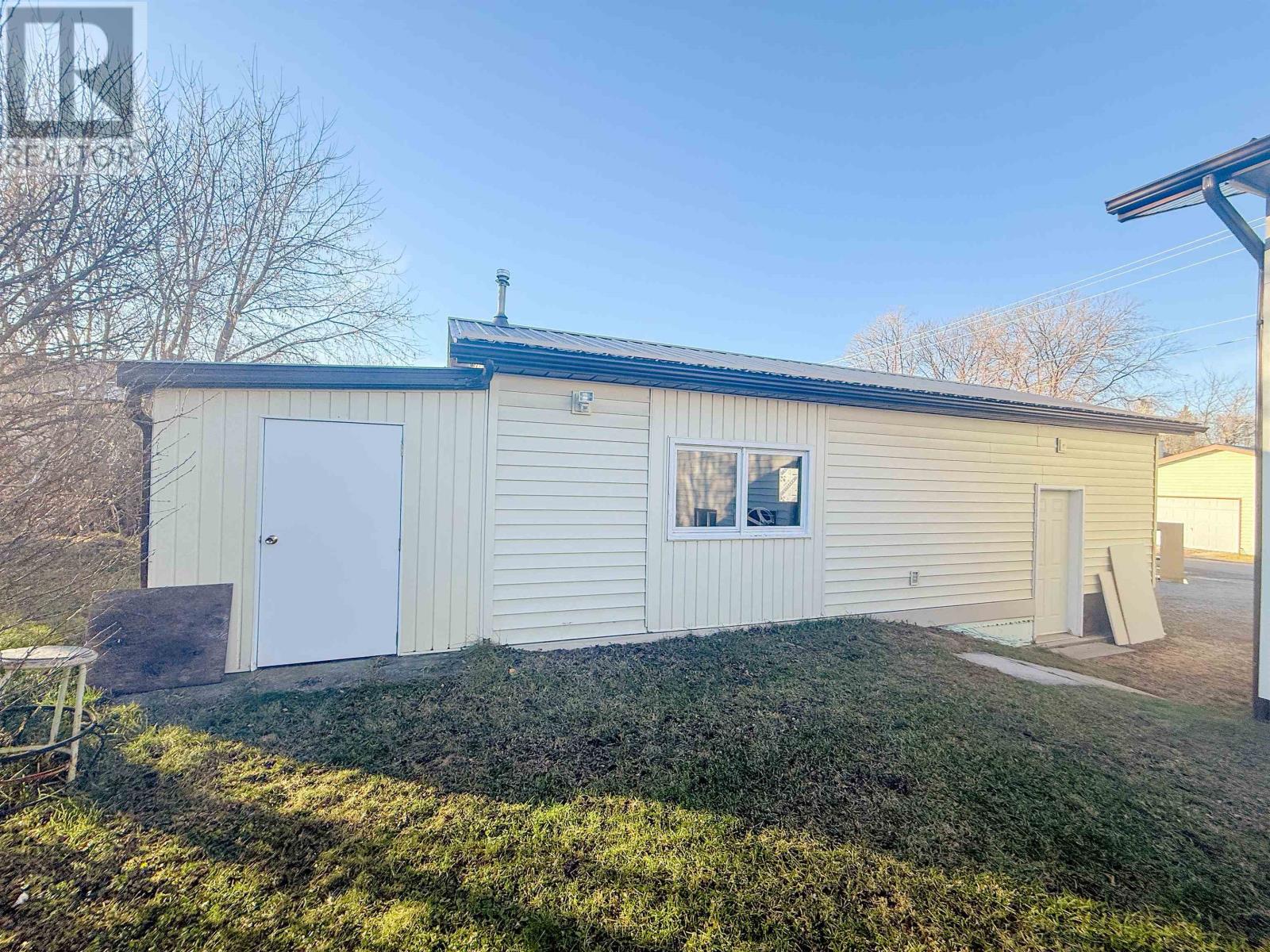 63 Peter Street West, Kenora, Ontario  P9N 3R4 - Photo 8 - TB253554