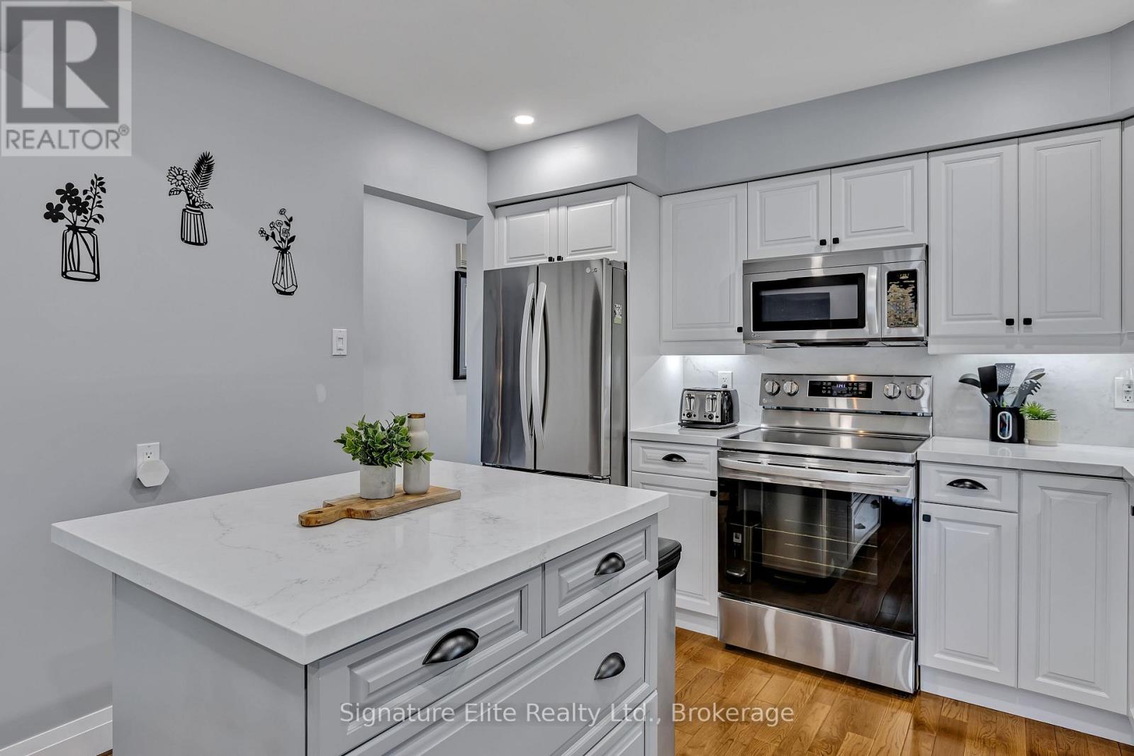 270 Sherin Avenue, Peterborough, Ontario  K9J 1B6 - Photo 8 - X12615364