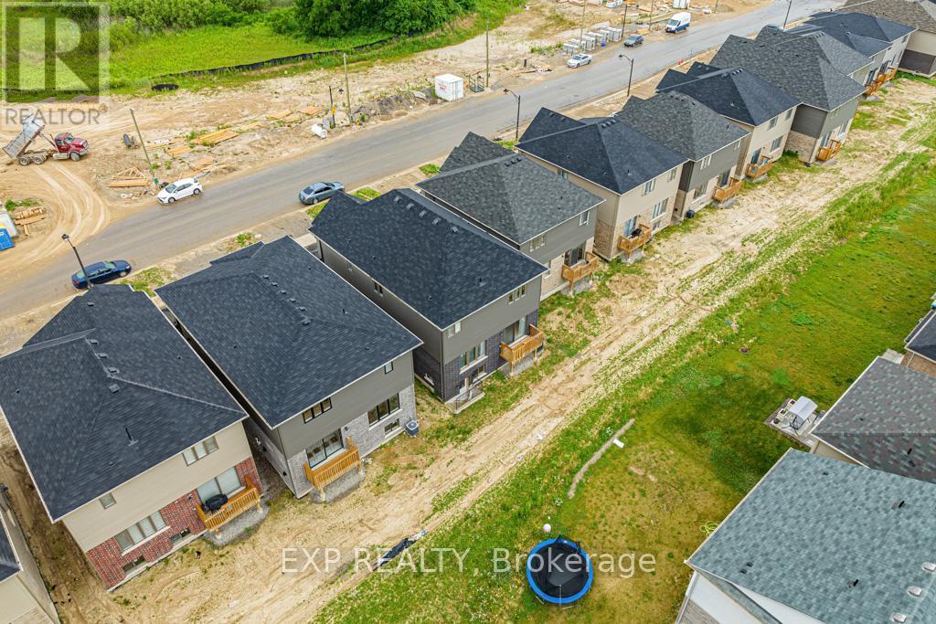 462 Blackburn Drive, Brantford, Ontario  N3T 6S8 - Photo 35 - X12615390