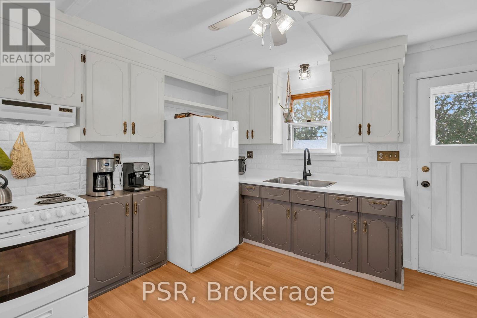 58 De La Salle Boulevard, Georgina, Ontario  L0E 1L0 - Photo 17 - N12615462