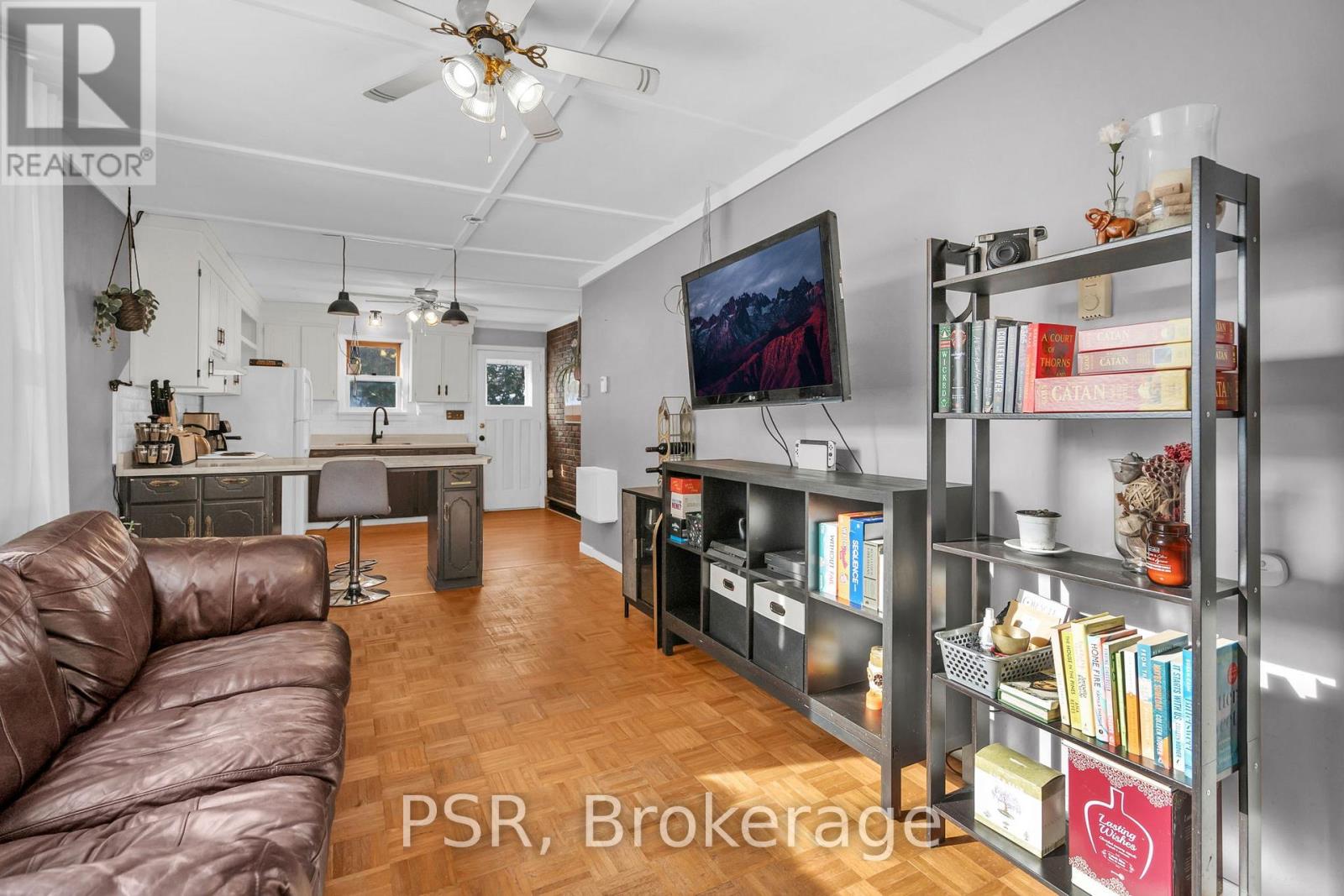 58 De La Salle Boulevard, Georgina, Ontario  L0E 1L0 - Photo 9 - N12615462