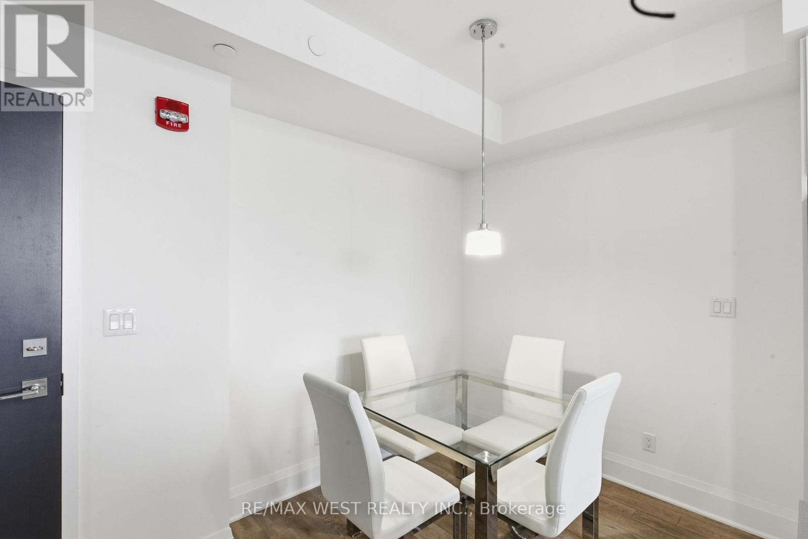 412 - 2 Adam Sellers Street, Markham, Ontario L6B 1P2 - Photo 3 - N12610856