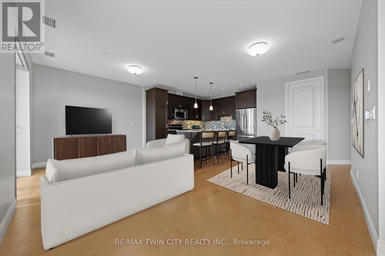 706 - 223 Erb Street W, Waterloo, Ontario  N2L 0B3 - Photo 10 - X12370834