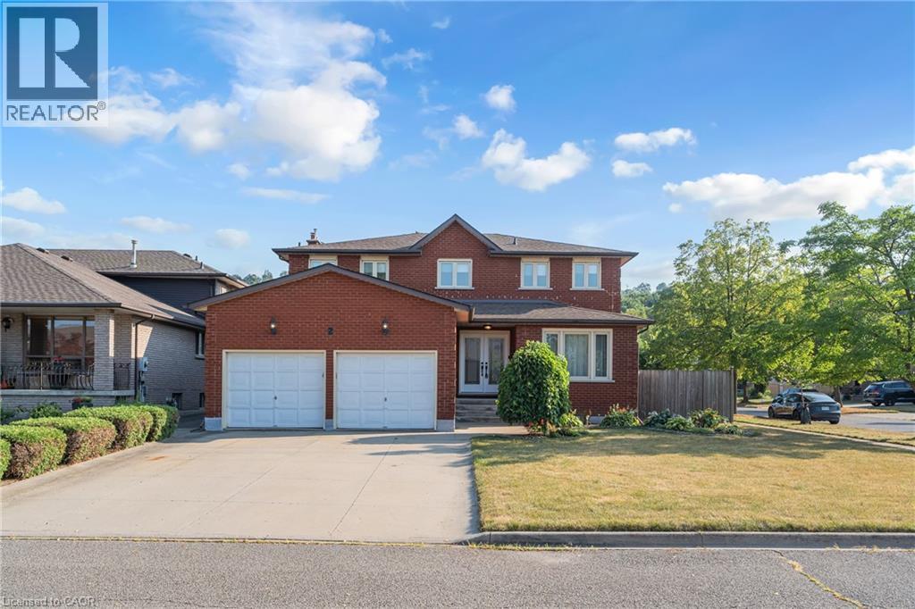 2 VINEHILL Drive, Stoney Creek, Ontario
