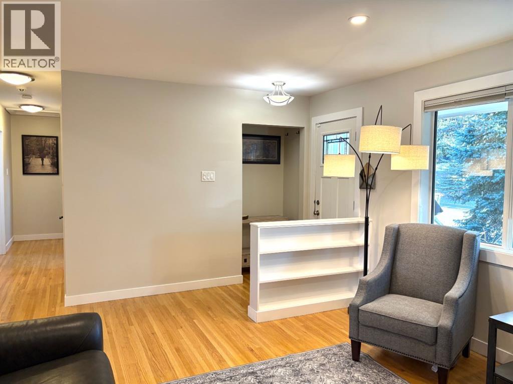 124 Glenpatrick Drive Sw, Calgary, Alberta  T3E 4L6 - Photo 4 - A2269591