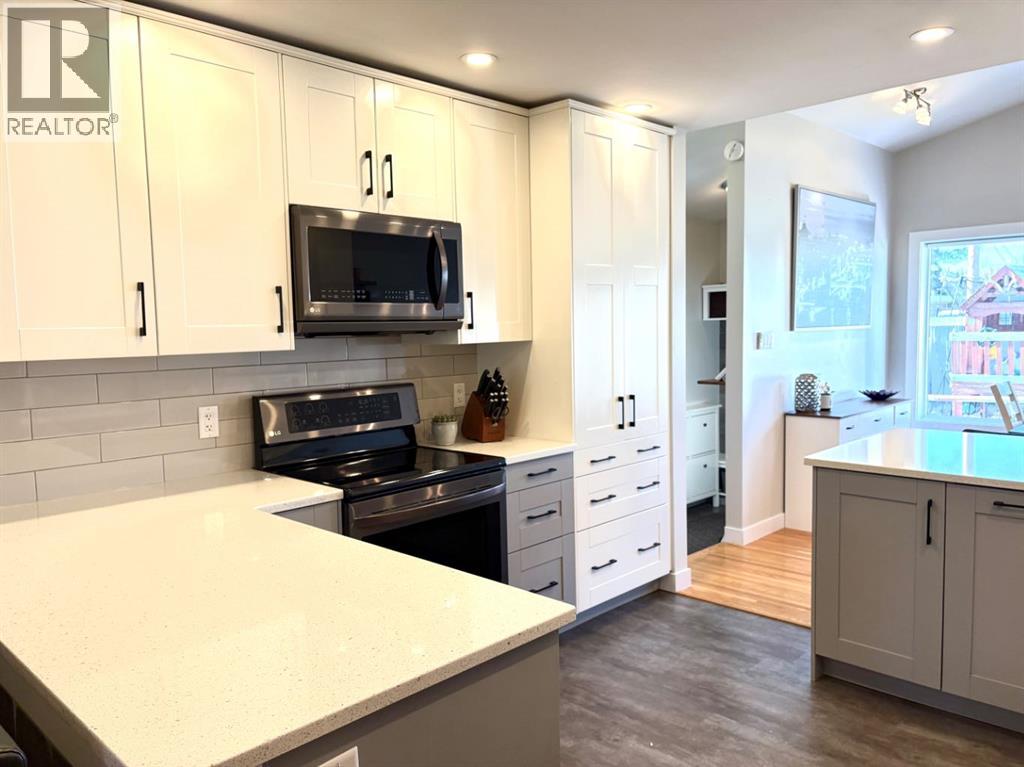 124 Glenpatrick Drive Sw, Calgary, Alberta  T3E 4L6 - Photo 9 - A2269591