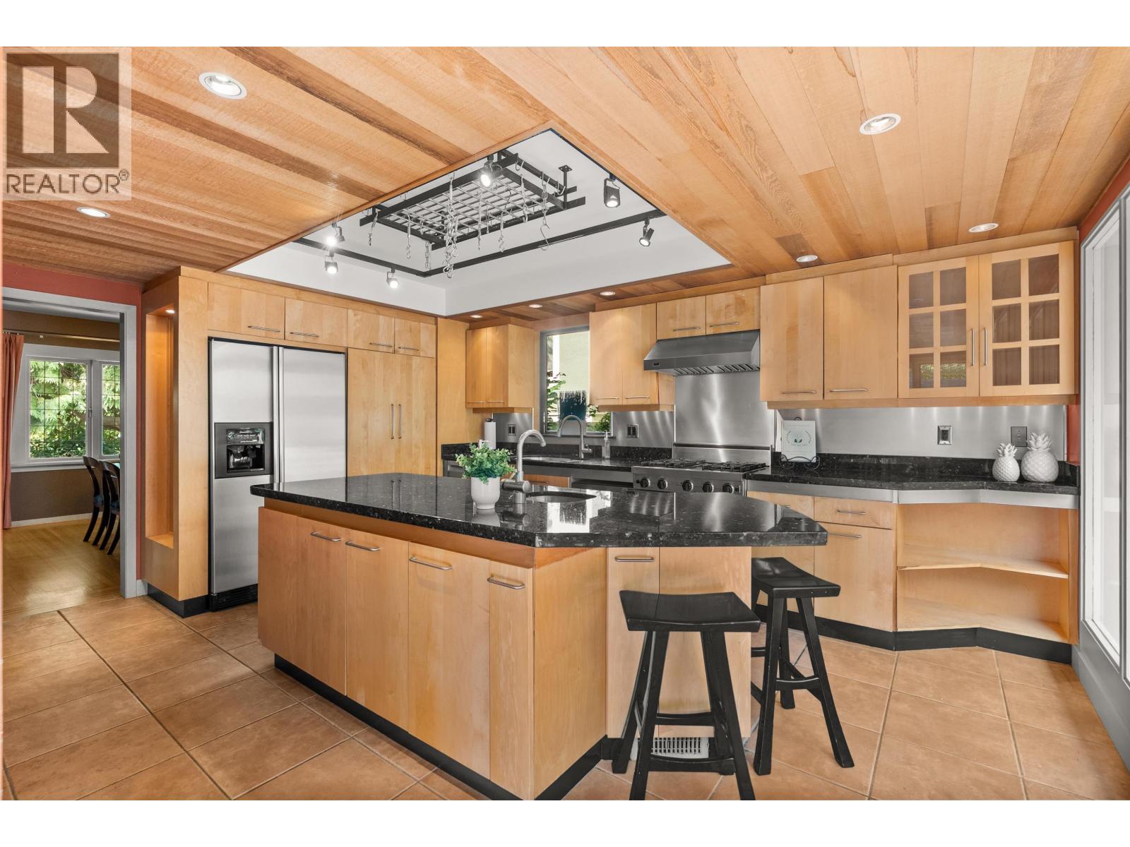 5588 Olympic Street, Vancouver, British Columbia  V6N 1Z5 - Photo 11 - R3070353