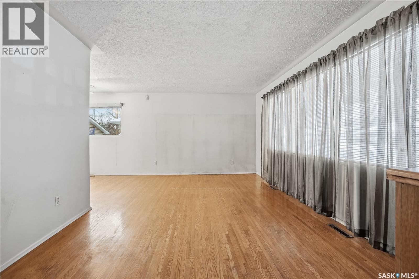 38 Portland Crescent, Regina, Saskatchewan  S4N 1Y1 - Photo 3 - SK025313