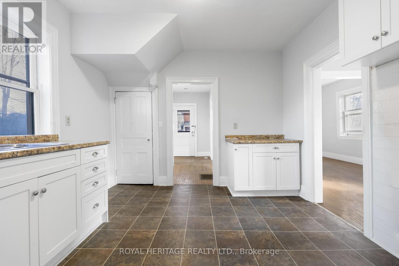 5 Adelaide Street S, Kawartha Lakes, Ontario  K9V 3J3 - Photo 14 - X12579434