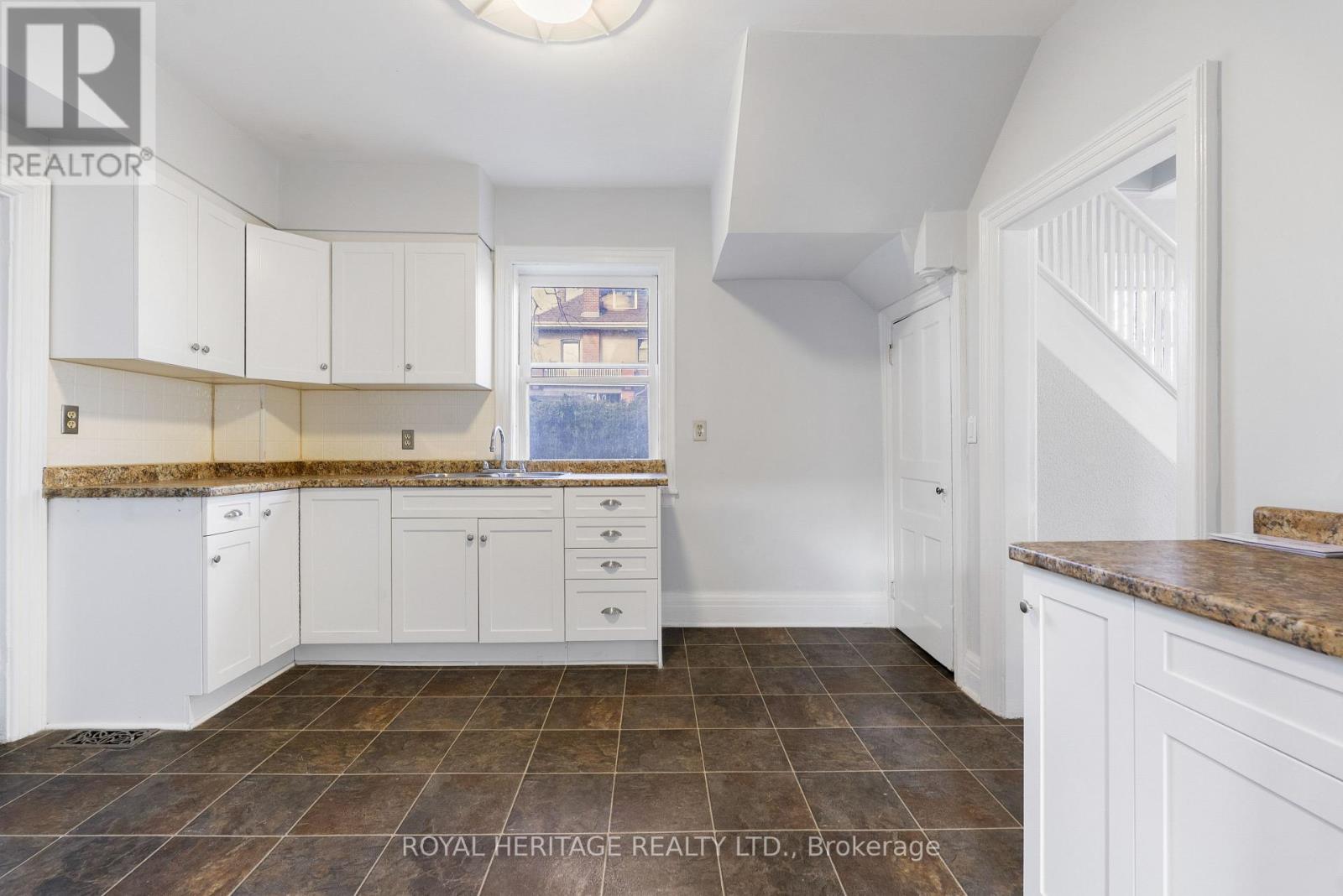 5 Adelaide Street S, Kawartha Lakes, Ontario  K9V 3J3 - Photo 12 - X12579434