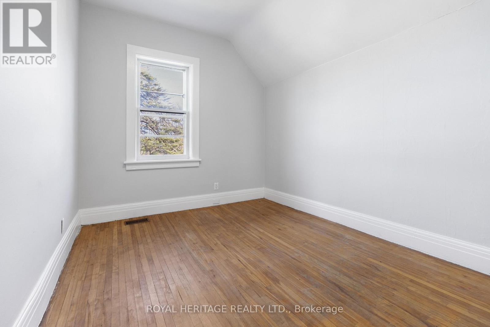 5 Adelaide Street S, Kawartha Lakes, Ontario  K9V 3J3 - Photo 25 - X12579434