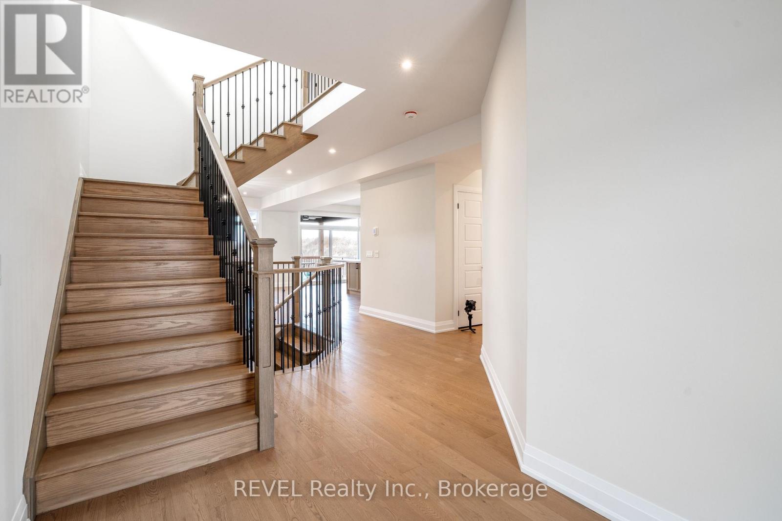 1190 Uppers Lane, Thorold, Ontario  L2V 0H1 - Photo 4 - X12614646