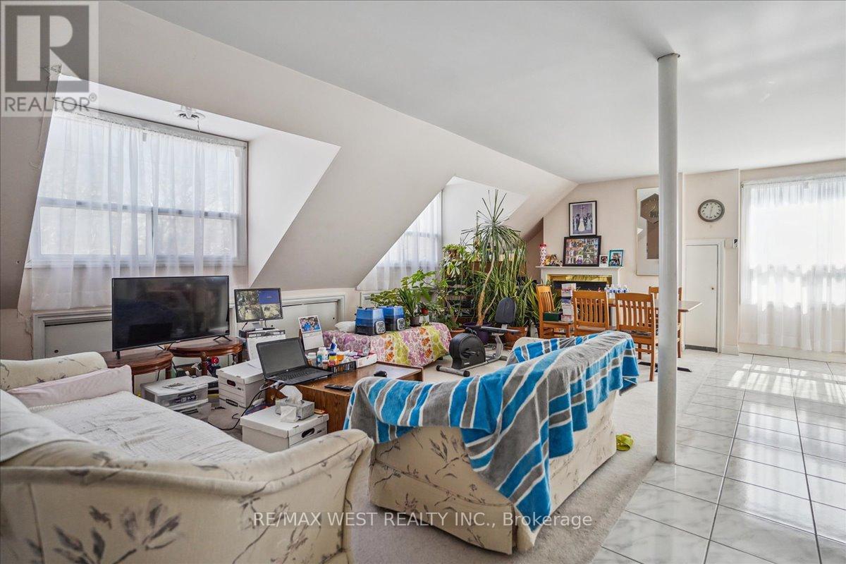 132-134 Victoria Street, Port Hope, Ontario L1A 3M8 - Photo 6 - X12614526