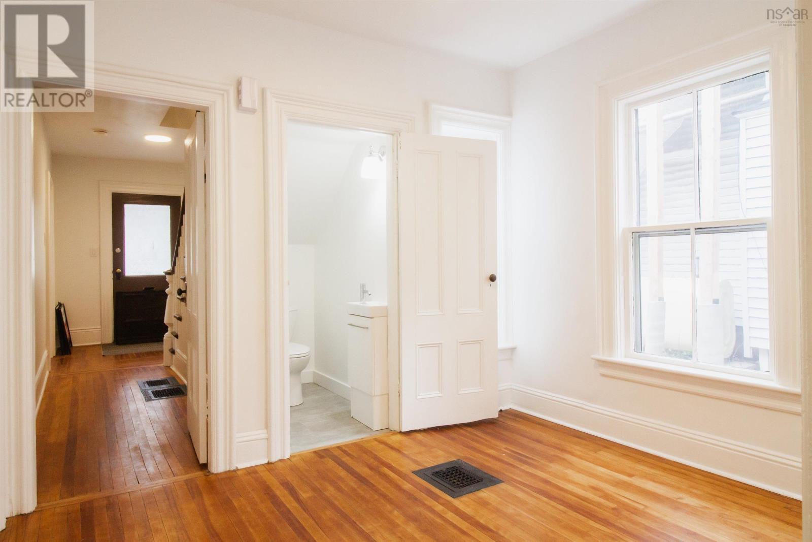 74 Duke Street, Truro, Nova Scotia  B2N 2A6 - Photo 11 - 202526216