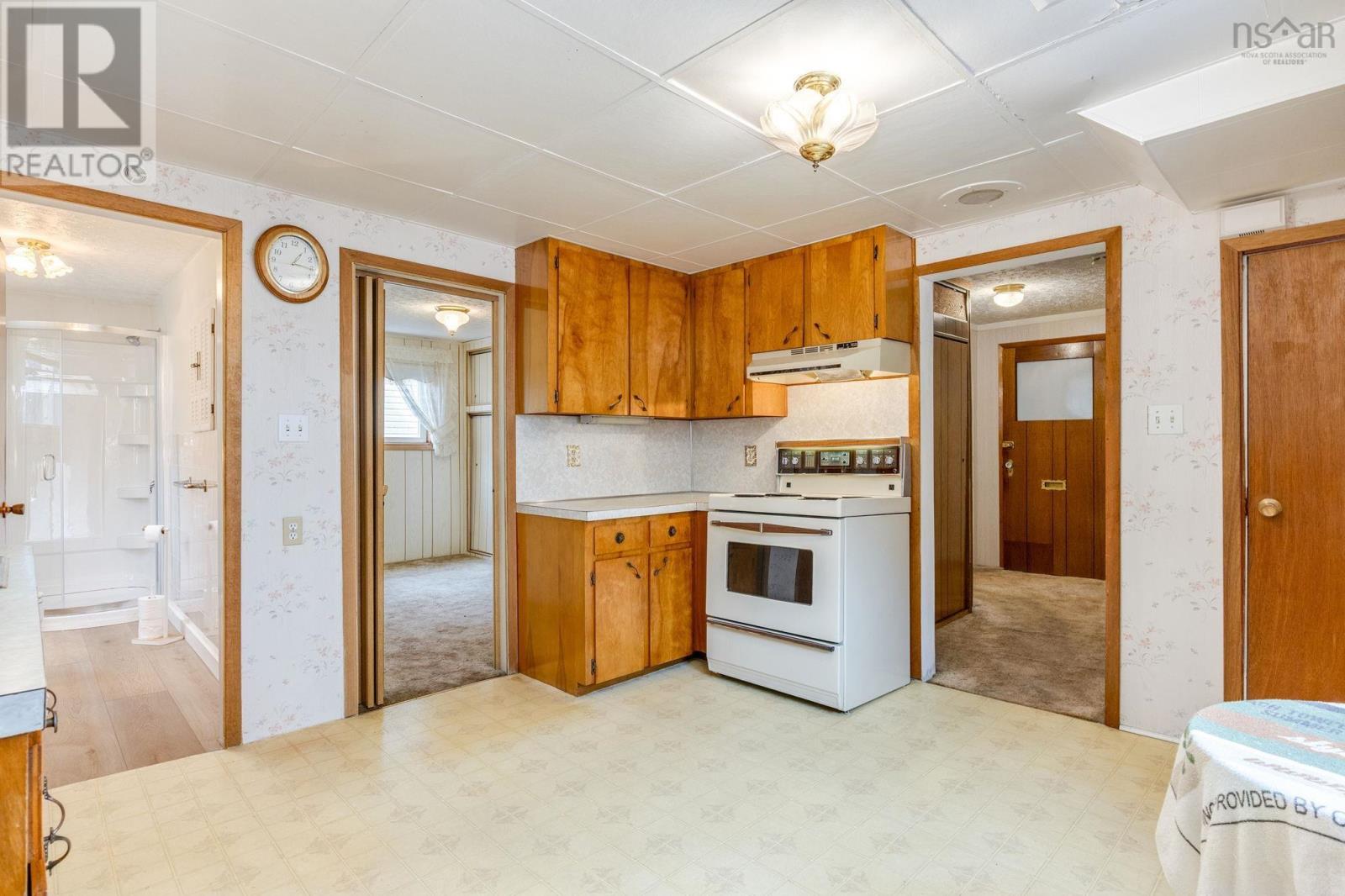 8 Ashdale Avenue, Halifax, Nova Scotia  B3N 2C8 - Photo 13 - 202529229