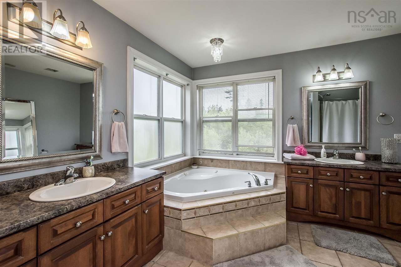 50 Equine Court, Hammonds Plains, Nova Scotia  B4B 2B1 - Photo 13 - 202529189