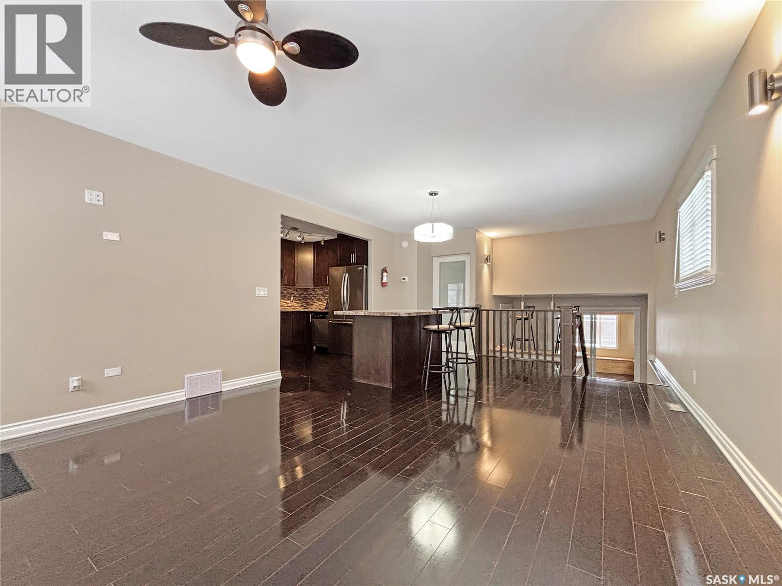 1030 M Avenue S, Saskatoon, Saskatchewan S7M 2L9 - Photo 5 - SK024997