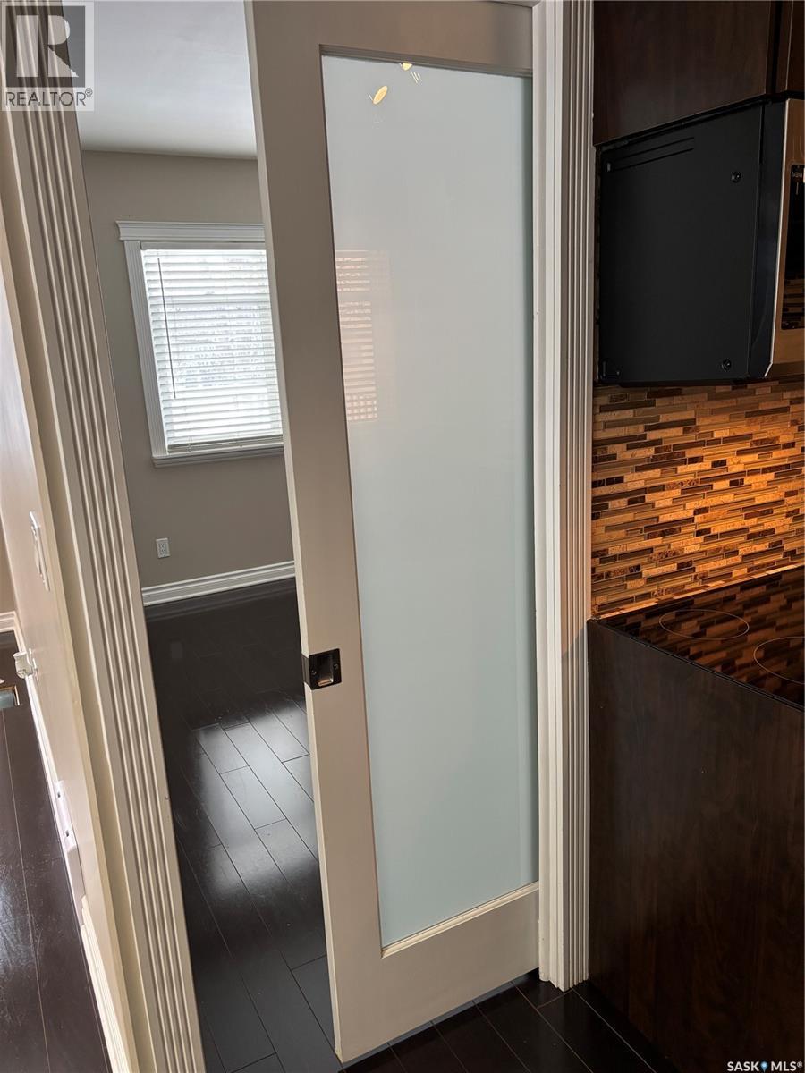 1030 M Avenue S, Saskatoon, Saskatchewan S7M 2L9 - Photo 13 - SK024997