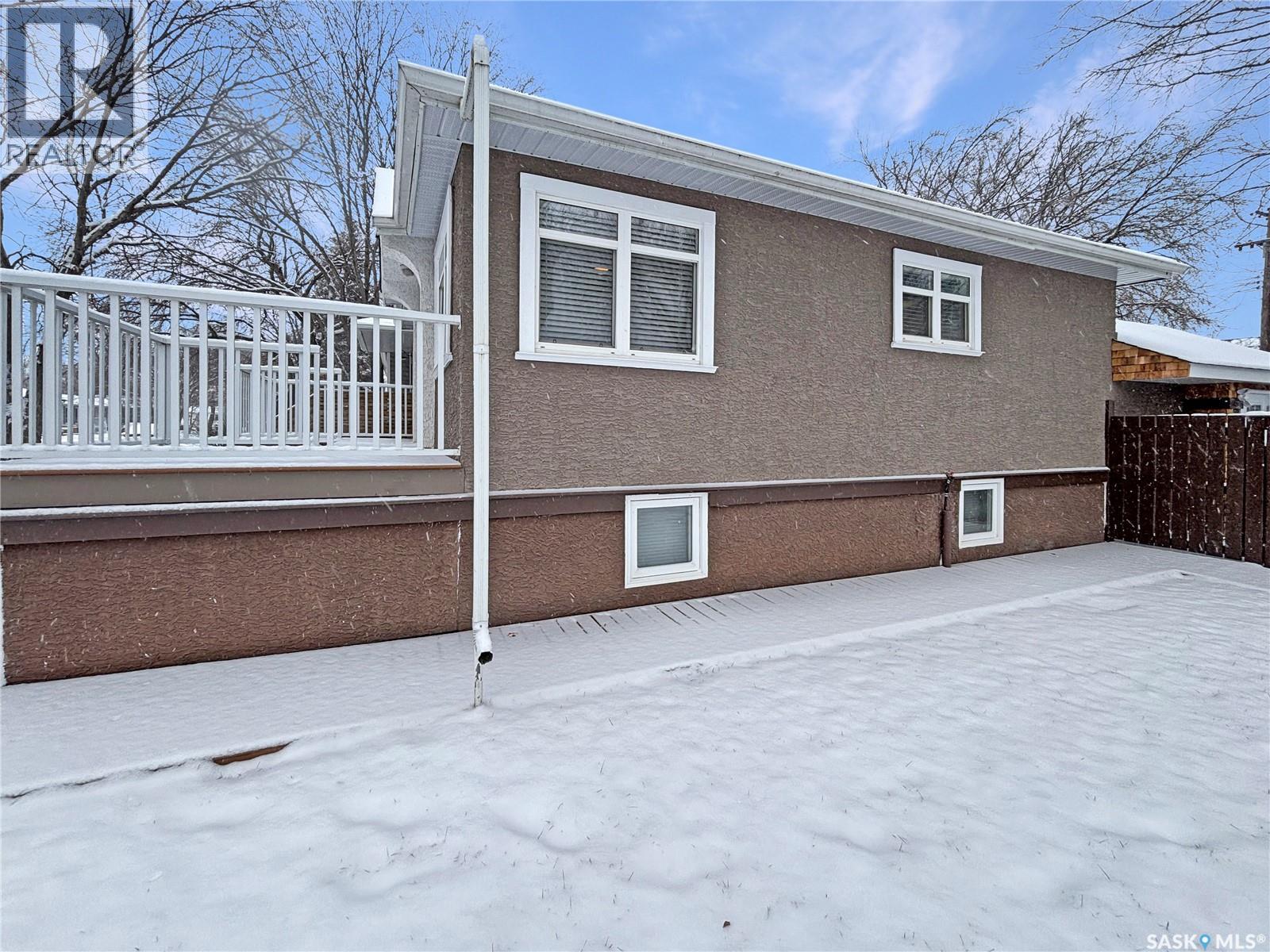 1030 M Avenue S, Saskatoon, Saskatchewan S7M 2L9 - Photo 35 - SK024997