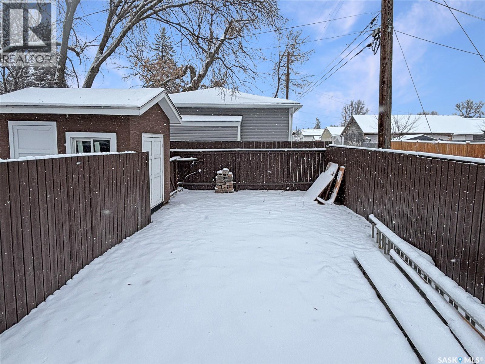 1030 M Avenue S, Saskatoon, Saskatchewan S7M 2L9 - Photo 34 - SK024997