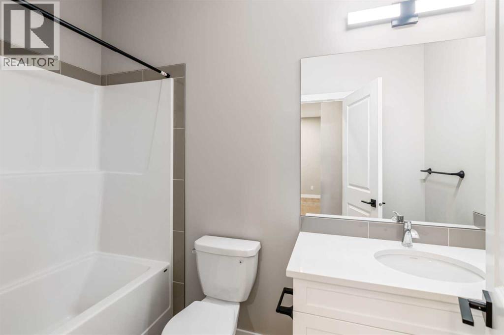 147 Belvedere Crescent Se, Calgary, Alberta  T2A 7Y5 - Photo 4 - A2244717