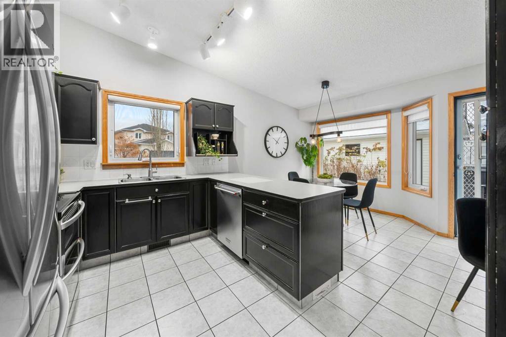 177 Hidden Vale Close Nw, Calgary, Alberta T3A 5C7 - Photo 10 - A2262539