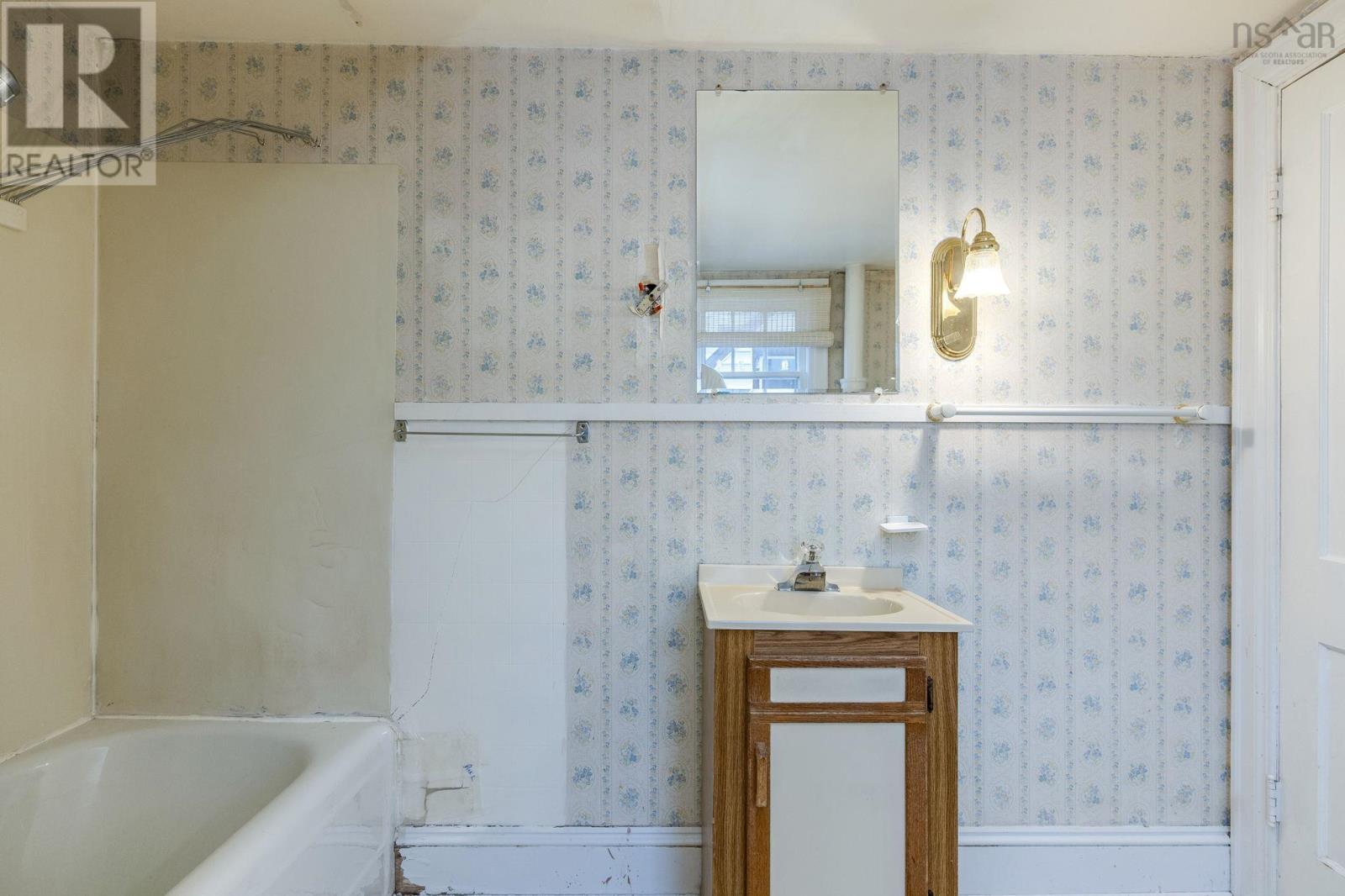 8 Ashdale Avenue, Halifax, Nova Scotia  B3N 2C8 - Photo 30 - 202529230