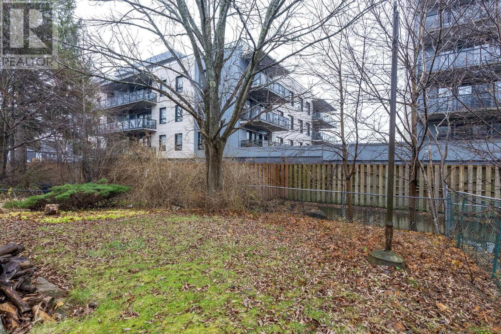 8 Ashdale Avenue, Halifax, Nova Scotia  B3N 2C8 - Photo 4 - 202529230