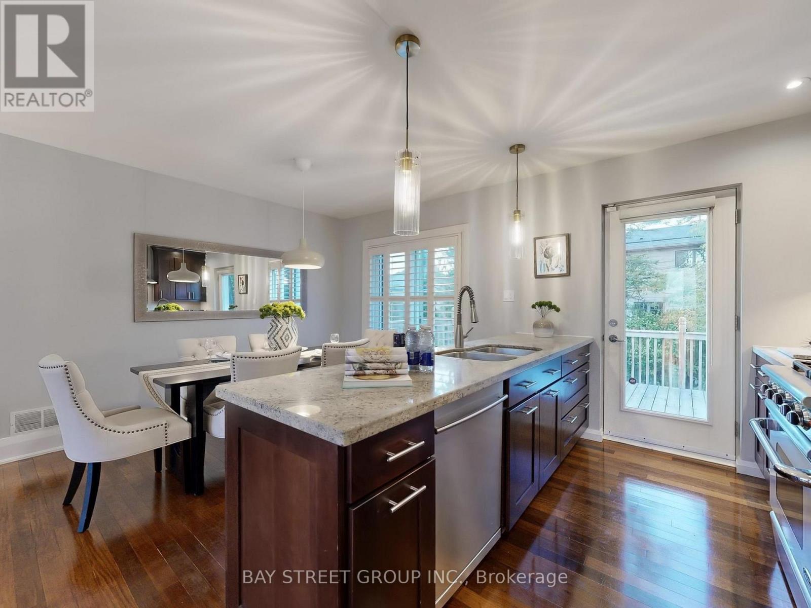 8 Overton Crescent, Toronto, Ontario  M3B 2V2 - Photo 10 - C12615404