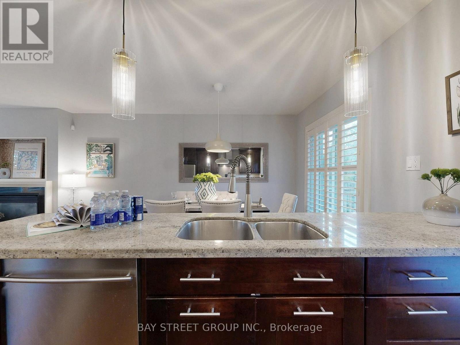 8 Overton Crescent, Toronto, Ontario  M3B 2V2 - Photo 14 - C12615404