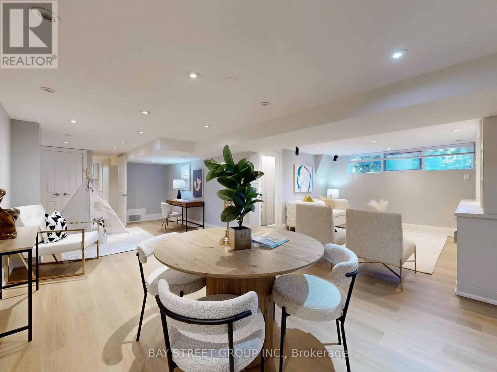 8 Overton Crescent, Toronto, Ontario  M3B 2V2 - Photo 27 - C12615404